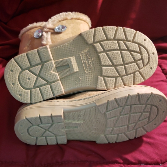 Bebe Girls Size 4 Light Brown Tan Boots Fur Lined  Faux Crystal Buttons NWT - Picture 6 of 9